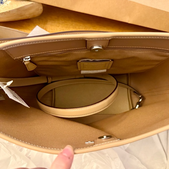 Coach signature large bucket bag - Picture 4 of 6